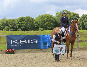 Helen Mitchell scoops the KBIS Insurance Senior British Novice Second Round win at Beacons Equestrian Centre Helen Mitchell scoops the KBIS Insurance Senior British Novice Second Round win at Beacons Equestrian Centre